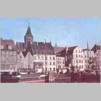 90-38-0024a Koenigsberg, der Kneiphof mit dem Dom im Hintergrund .jpg